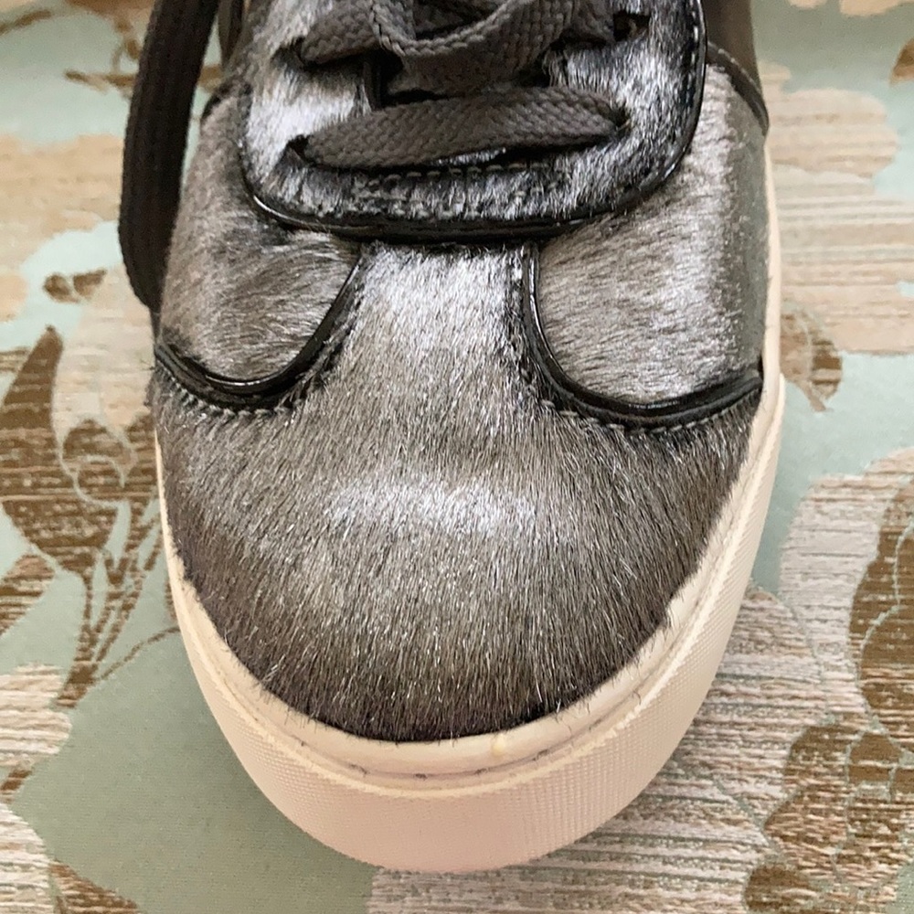 $895 Valentino Garavani Rockstud Sneaker 37.5 New - Picture 4 of 9